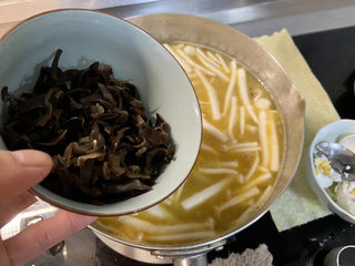 22、白玉菇豆腐汤➕咸蛋黄白玉菇豆腐汤,木耳丝