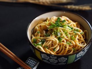 12、秘制麻酱冷面，商家不会透露的秘方,秘制口味，很香啊，流口水，开吃！