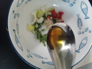 6、阳春面,加入香油