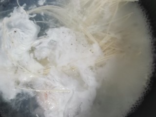 10、阳春面,中途加入两次冷水都开后,就熟了