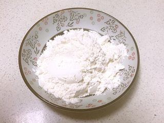 1、传统蛋糕,低筋面粉