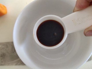 7、懒人排骨焖饭,碗里加3勺生抽