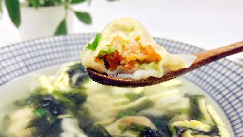 宝宝辅食虾仁时蔬小馄饨-13M