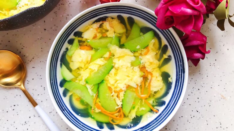 虫草花黄瓜鸡蛋汤