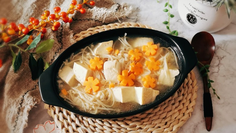 金针菇豆腐汤