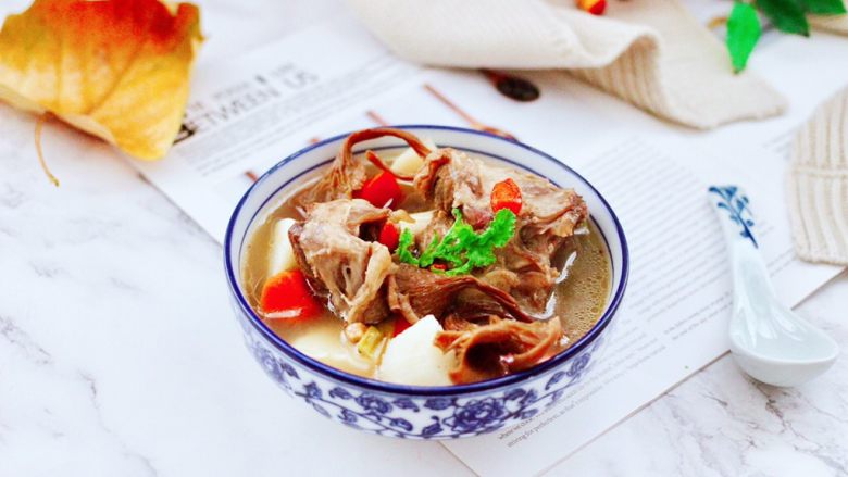 榛蘑山药筒骨煲