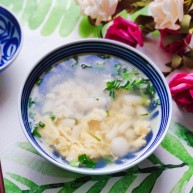 白玉菇鸡蛋汤