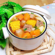 胡萝卜玉米排骨汤