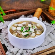 平菇豆腐汤