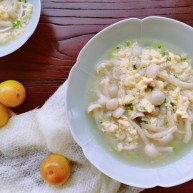 白玉菇鸡蛋汤