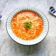 冬日暖心菜  番茄金针菇浓汤