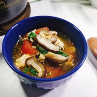 西红柿香菇汤