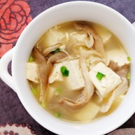 平菇豆腐汤