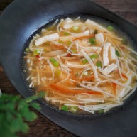 金针菇豆腐汤