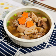 花生莲藕排骨汤