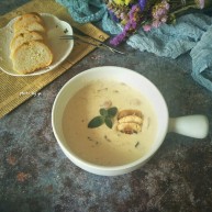 鸡胸丝蘑菇浓汤