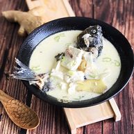 奶白鲫鱼豆腐汤