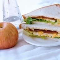 猪肝火腿煎蛋三明治