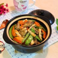 黑椒排骨杂菜锅