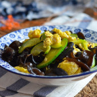 黑木耳西葫芦炒蛋，美容美颜家常菜