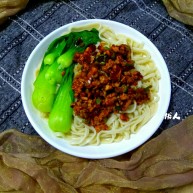 香菇猪肉炸酱面