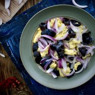 洋葱黑木耳炒鸡蛋