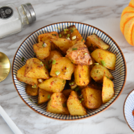 土豆这样做，吃起来口感丰富，外脆里嫩！