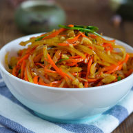 蒜蓉胡萝卜土豆丝，很好吃的素菜