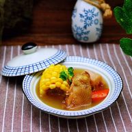 土鸡炖玉米甜藕汤