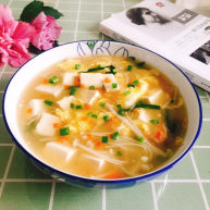 金针菇豆腐汤