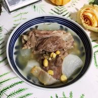 黄豆咸肉萝卜棒骨汤