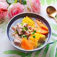 胡萝卜玉米排骨汤