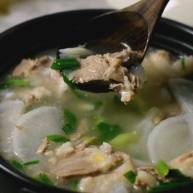 白切羊肉汤，汤浓味鲜，香而不腻，做法非常简单