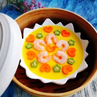 虾仁胡萝卜秋葵鸡蛋羹