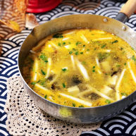 白玉菇豆腐汤咸蛋黄白玉菇豆腐汤