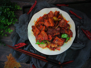 12、回锅肉,肉片焦香有嚼劲,青椒沾满酱汁也下饭。