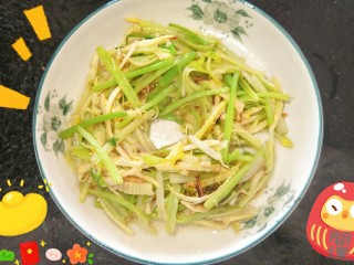 10、开胃小炒☞芹菜炒笋丝,笋丝和芹菜都是脆脆香香的，炒出这盘佳肴的菜，开胃又好看。