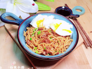 17、荷包蛋焖面,喜欢吃酸的，配上一点醋，好吃极了！