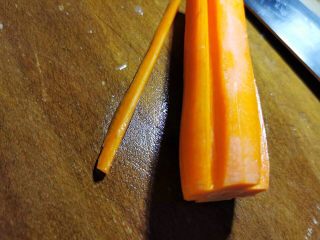 5、松茸鸡汤,红萝卜雕花