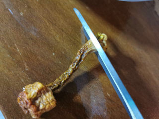 9、松茸鸡汤,剪去菇脚