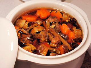 24、松茸鸡汤,开盖，香气扑鼻