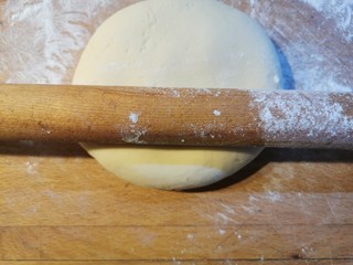 27、炸酱面~自制手擀面版,用大擀面杖擀薄