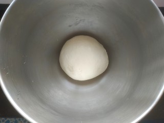 7、炸油饼,和成光滑的面团