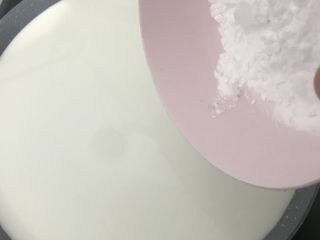 3、鲜奶麻薯,加木薯淀粉 炼乳 