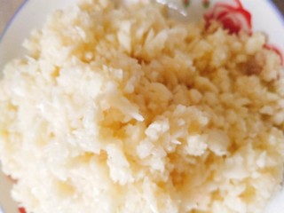 5、蒜泥龙虾,打成蒜泥