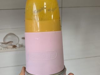 3、芒果雪糕（无冰渣）,芒果+牛奶搅成泥