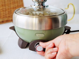 8、清蒸虾,锅上气蒸七八分钟