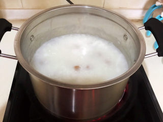 12、生滚牛肉粥,牛肉粥熟了