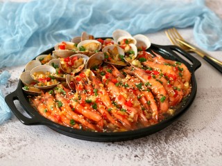 14、蒜蓉金针菇烤花蛤虾,成品