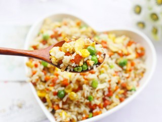 7、无敌好吃却不正宗的扬州炒饭,成品